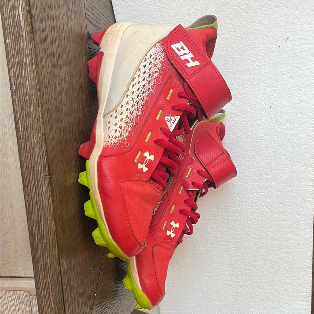 Under Armour Red Sneakers with Velcro Straps and Breathable Mesh